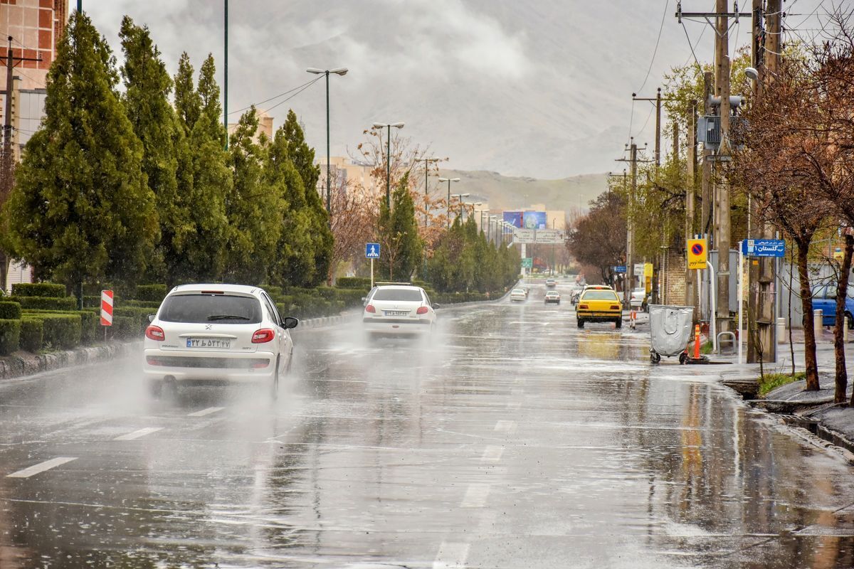 بارش باران و وزش باد در بیشتر نقاط کشور