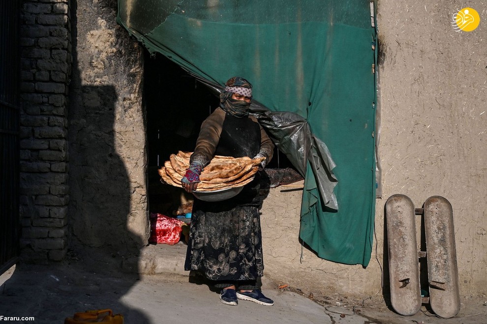 زینب شریفی یک زن نانوا در کابل پایتخت افغانستان است. 
