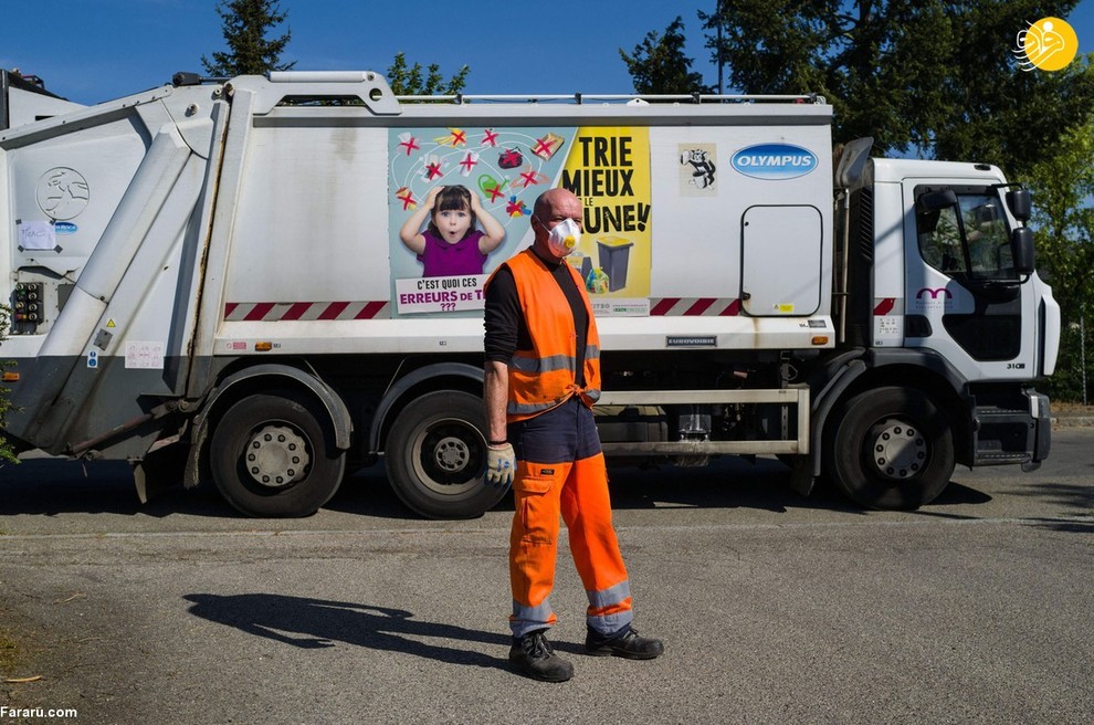 تیری پائولی یک کارگر شهرداری مسئول جمع آوری زباله ها از سطح شهر مول هاوس فرانسه است. او مجهز به ماسک است و 18 سال سابقه کار دارد و آن را یک وظیفه می داند.