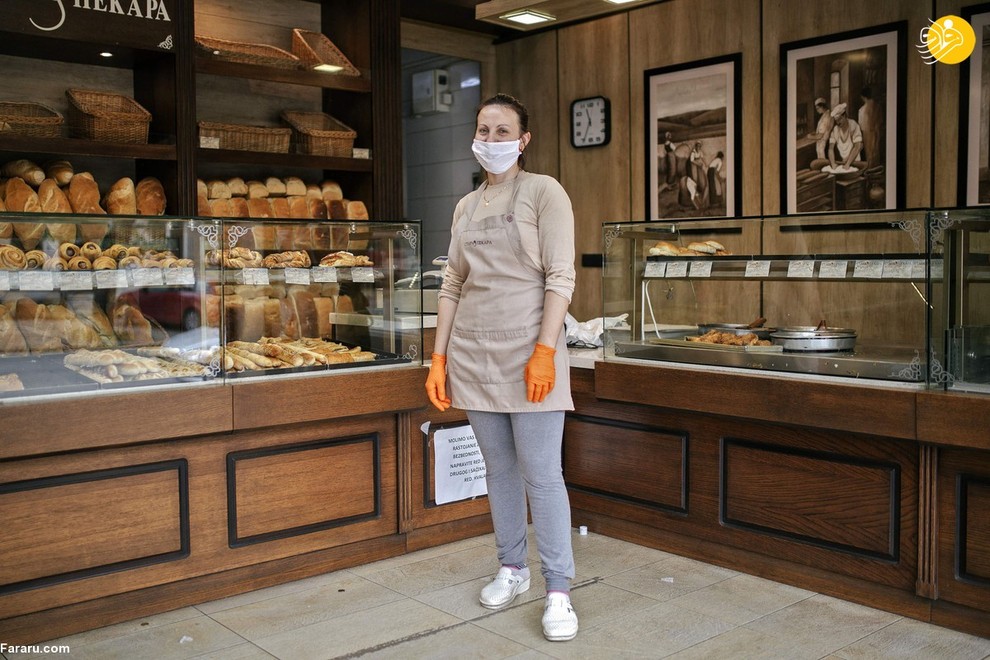 جاورکا لازیچ یک نانوا در ماددنوواچ صربستان است. او اقدامات پیشگیری از کرونا را همواره انجام می دهد و می گوید نانوایی بسیار مهم است و باید همیشه باز بماند.