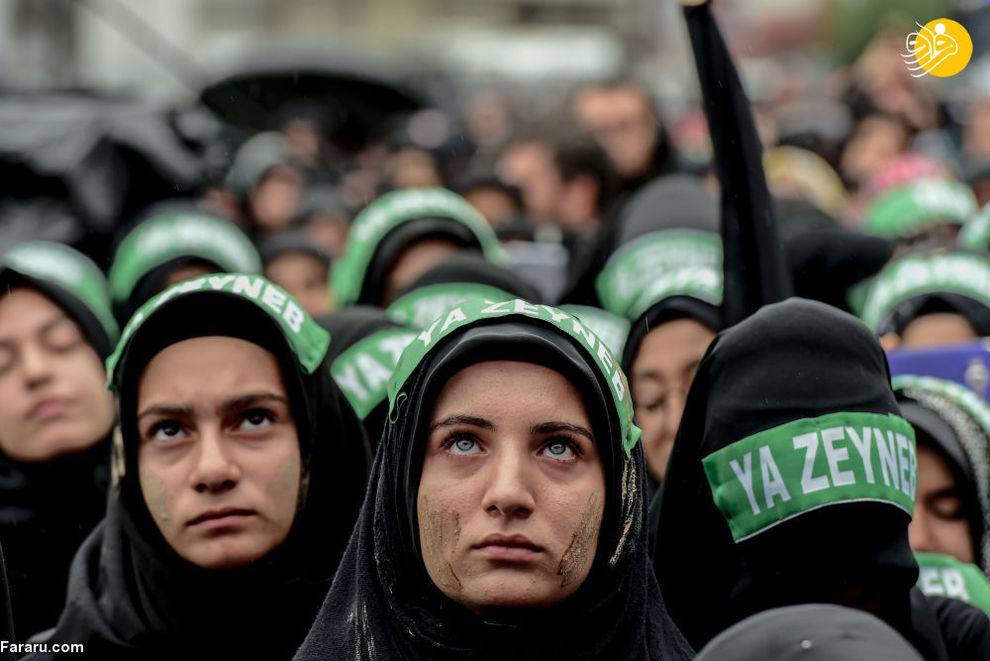 زنان شیعه ترک در مراسم مذهبی شیعه عاشورا در استانبول ترکیه شرکت می کنند