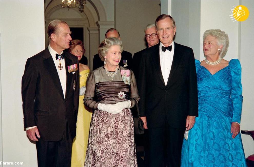 دیدار جورج دبلیو بوش رئیس جمهور آمریکا و همسرش لورا بوش با ملکه انگلیس در نوامبر 2003