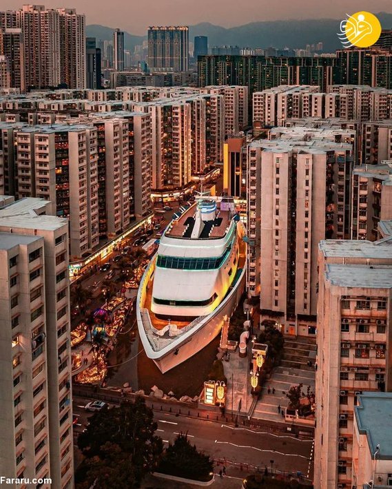 مرکز خرید قایق شکل در هنگ کنگ