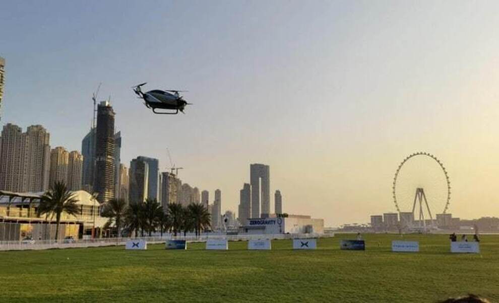 نمایی از تاکسی هوایی شگفت‌انگیز در آسمان دبی