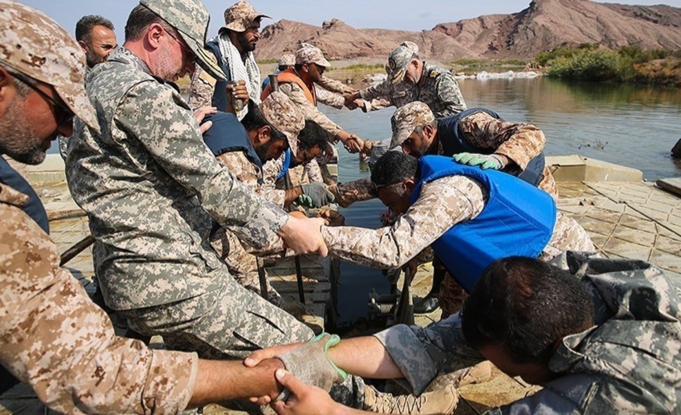 رزمایش اقتدار / یگان‌های زرهی و مهندسی سپاه از رود ارس گذشتند + عکس‌ها
