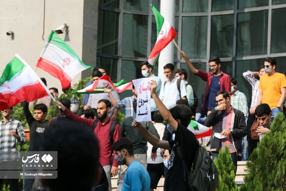 حواشی حضور سخنگوی دولت در بین دانشجویان 