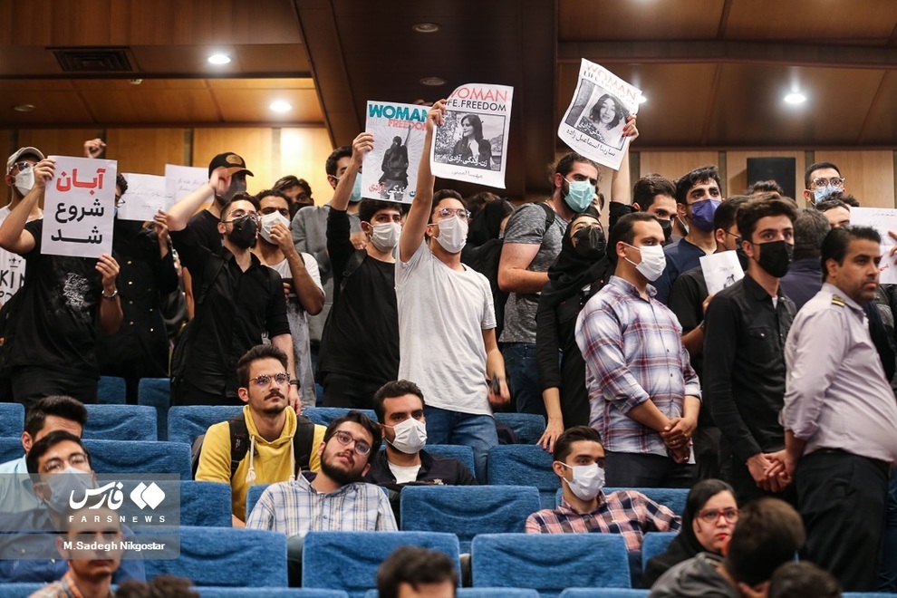 حواشی حضور سخنگوی دولت در بین دانشجویان 