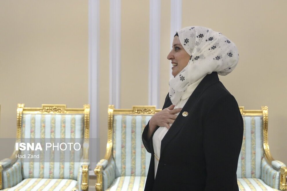 تصاویری از حجاب هیفا جمعه در دیدار با قالیباف
